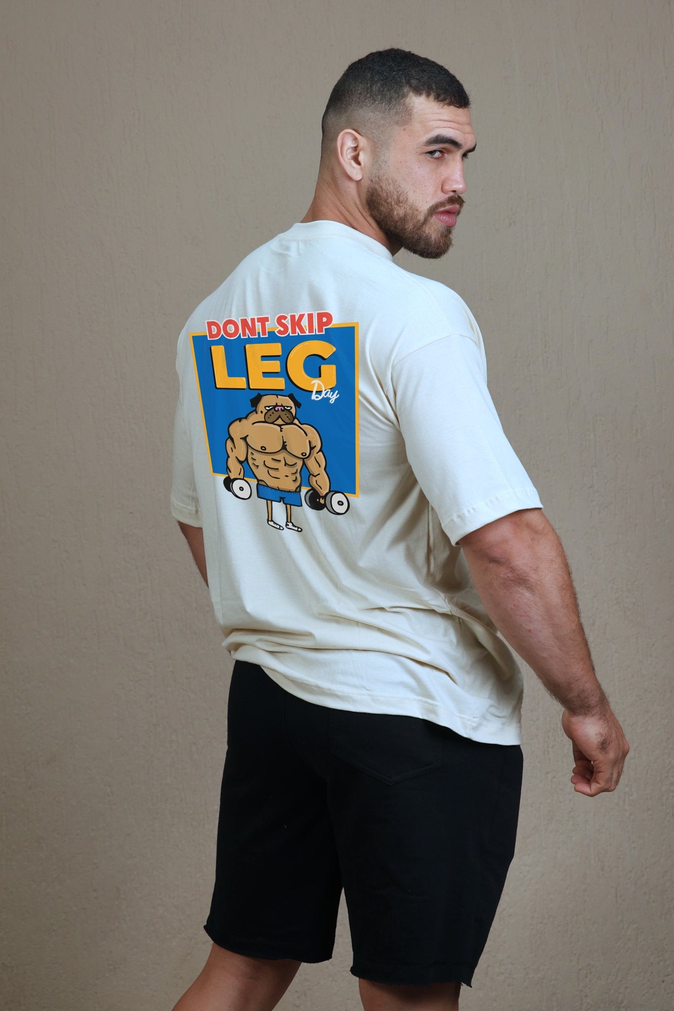 Camiseta "Don't Skip Leg Day - Pug Edition" - Roupaz T-shirt