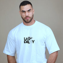 Carregar imagem no visualizador da galeria, Camiseta Legendary "Leg Day" - Roupaz T-shirt