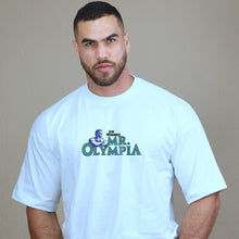 Carregar imagem no visualizador da galeria, Camiseta "Mr. Olympia - Retrô" Drop High Society - Roupaz T-shirt