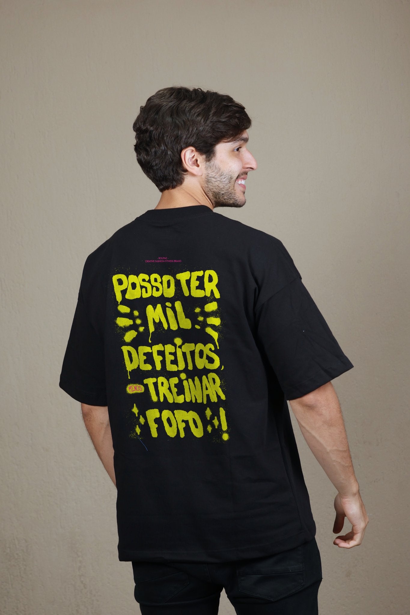 Camiseta Posso ter mil defeitos menos treinar fofo - Roupaz T-shirt
