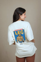 Carregar imagem no visualizador da galeria, Camiseta &quot;Don&#39;t Skip Leg Day - Pug Edition&quot; Feminina - Roupaz T-shirt
