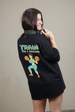 Carregar imagem no visualizador da galeria, Camiseta &quot;Train Like a Princess&quot; 👑💪 - Roupaz T-shirt
